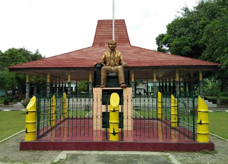 Monumen Dr. Soetomo