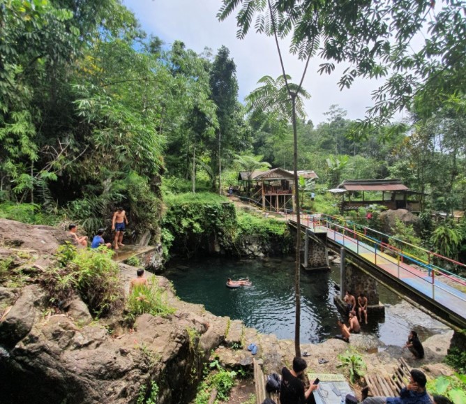 Sendang Bidadari Curug Telu Purwokerto